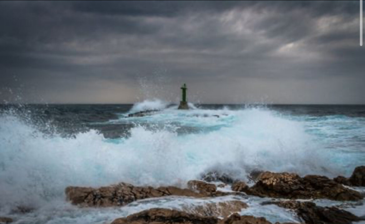 Snažna oluja stiže u Hrvatsku, udari groma tresli kao zemljotres: Upozoreni su na izuzetno opasno vreme