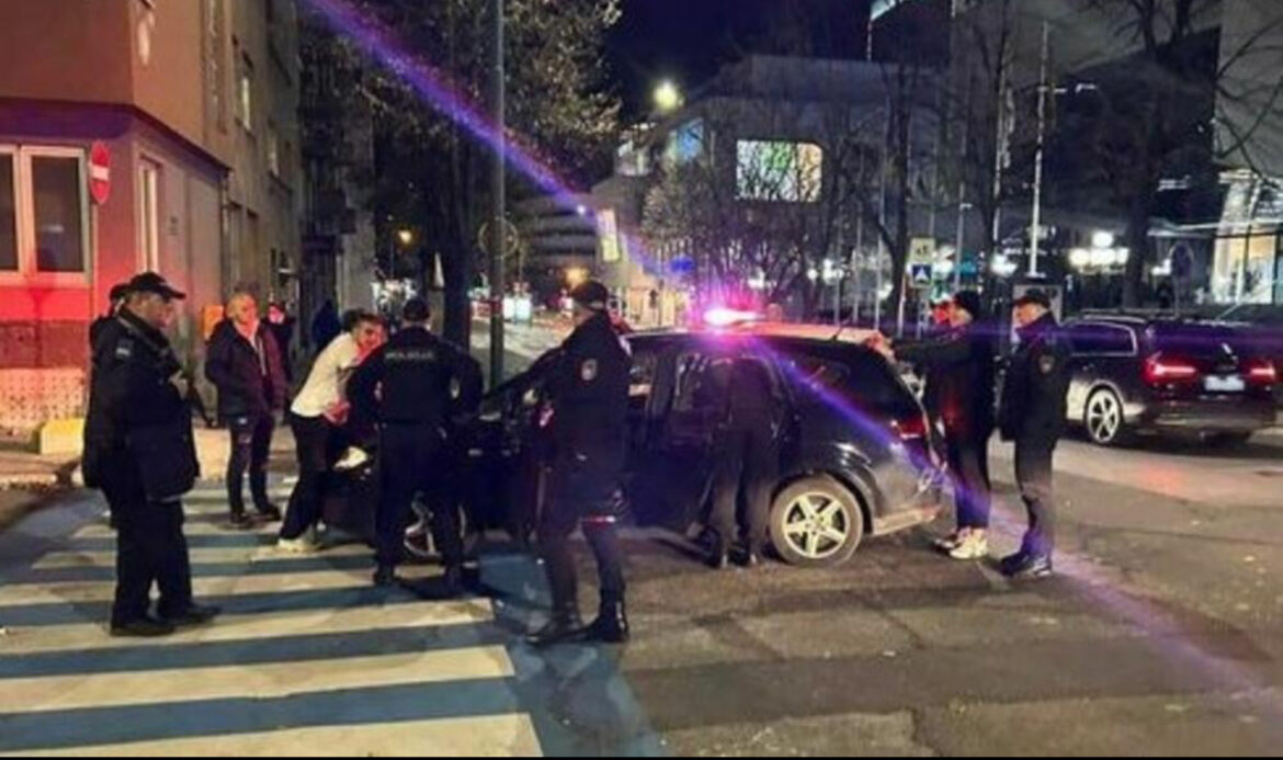 HAOS U CENTRU SARAJEVA: Policija s dugim cevima opkolila auto, uhapšena četiri razbojnika! (VIDEO)
