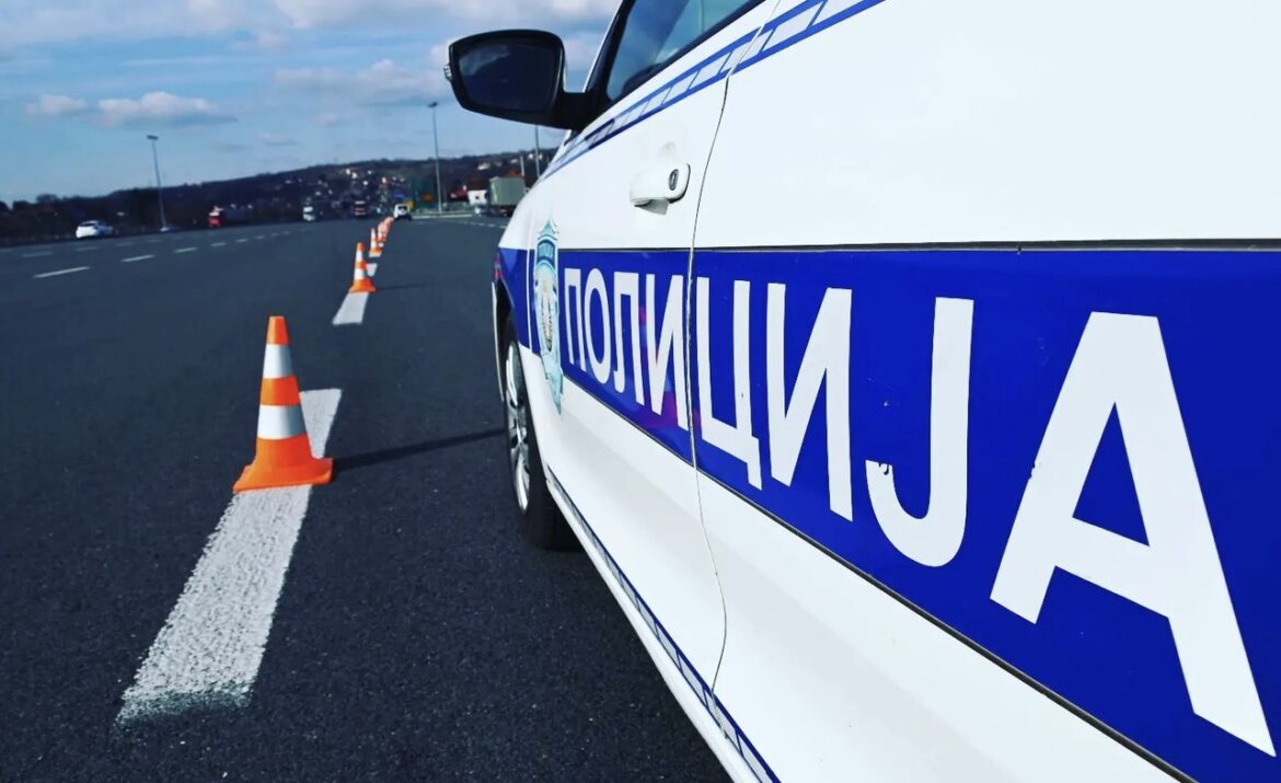 Albanac uhvaćen kako vozi BMW autoputem 204 km/h : U kolima bila devojčica (4) BEZ POJASA