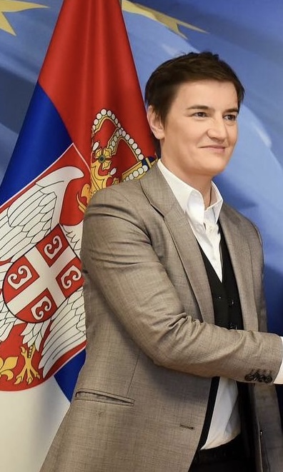 UŽIVO IZ SEDIŠTA SNS: Ana Brnabić se obraća javnosti posle izbornog dana