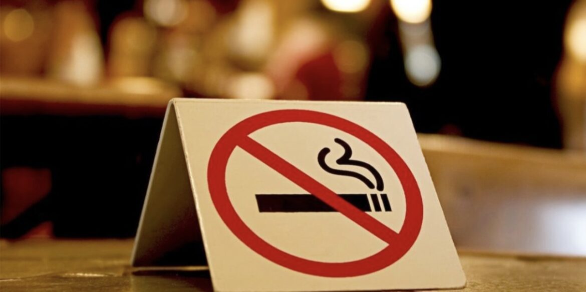 ZAKON SPREMAN, A TREBA JOŠ I DA SE UVEDE! Zabranu pušenja na javnom mestu u Srbiji podržalo 75 odsto, evo GDE ĆE BITI ZABRANJENO!