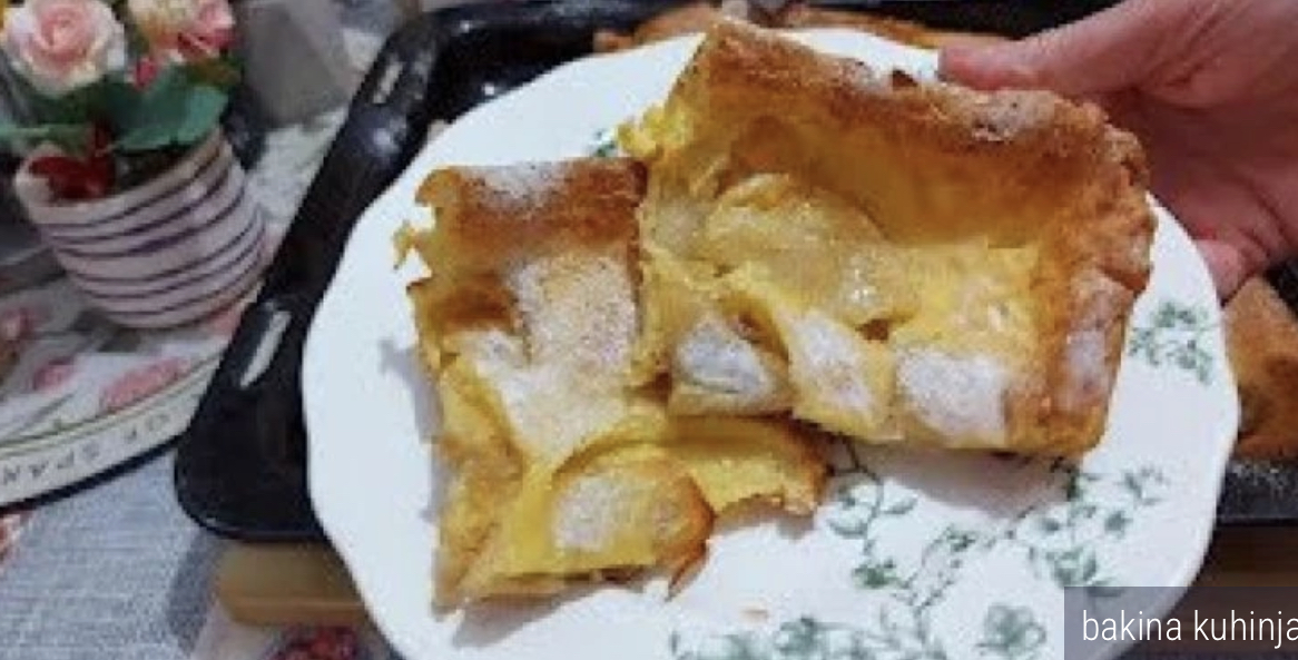 Neodoljivi kolač sa jabukama! Podseća na palačinku, ali je bolji od toga (VIDEO)