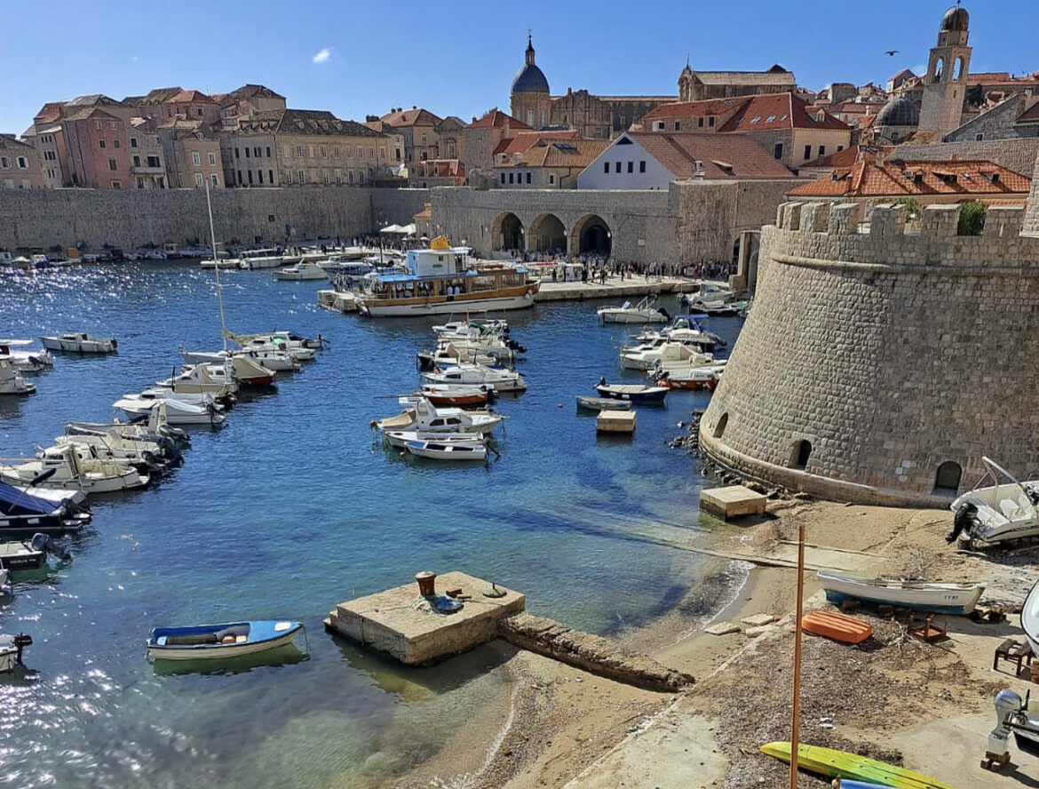 „OBESIĆEMO TE, DINAMITOM ĆEMO PREORATI STRADUN“: Jezive pretnje gradonačelniku Dubrovnika zbog Zdravka Čolića
