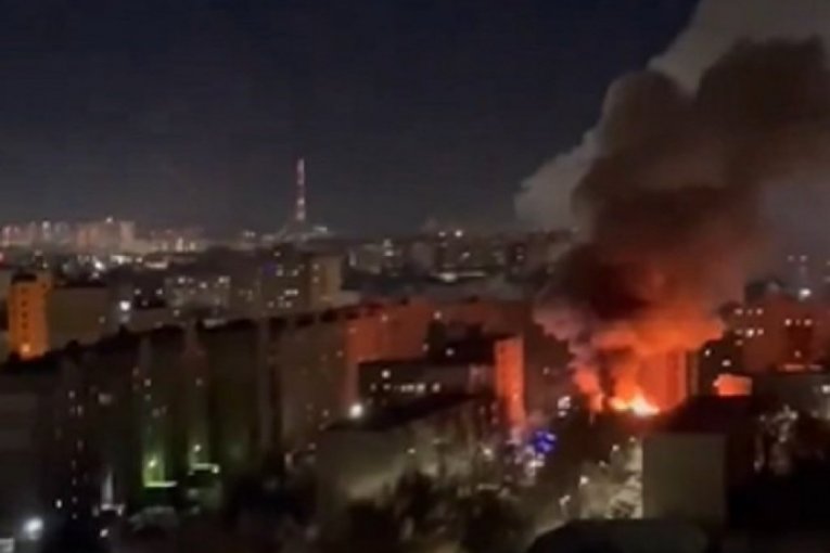 GORI PUTINOVA KUĆA! Vatrogasci na licu mesta u ruskom gradu! Evo KO je podmetnuo veliki požar (VIDEO)
