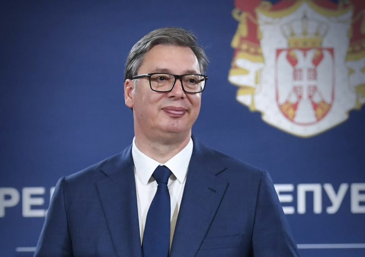 „DA POKAŽEMO KOLIKO VOLIMO SRBIJU“ Vučić najavio odlične vesti: Za 14 dana biće isplaćene UVEĆANE PENZIJE