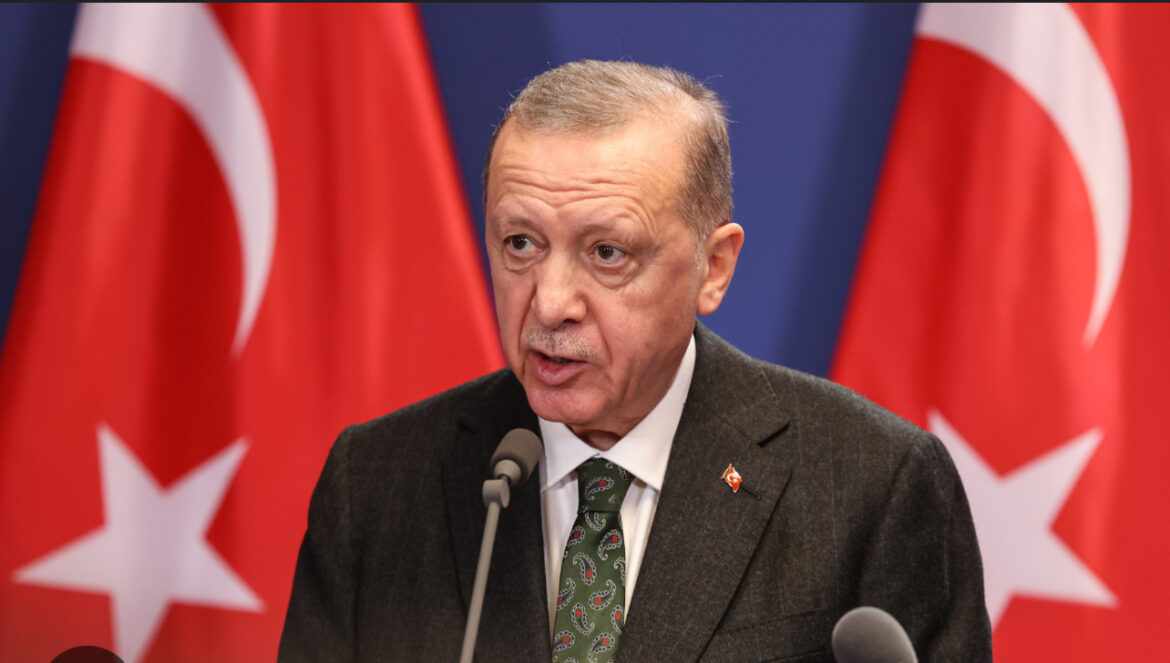 ERDOGAN NUDI RUSIJI I UKRAJINI MIROVNE PREGOVORE U TURSKOJ: „Treba dati šansu diplomatiji“ 