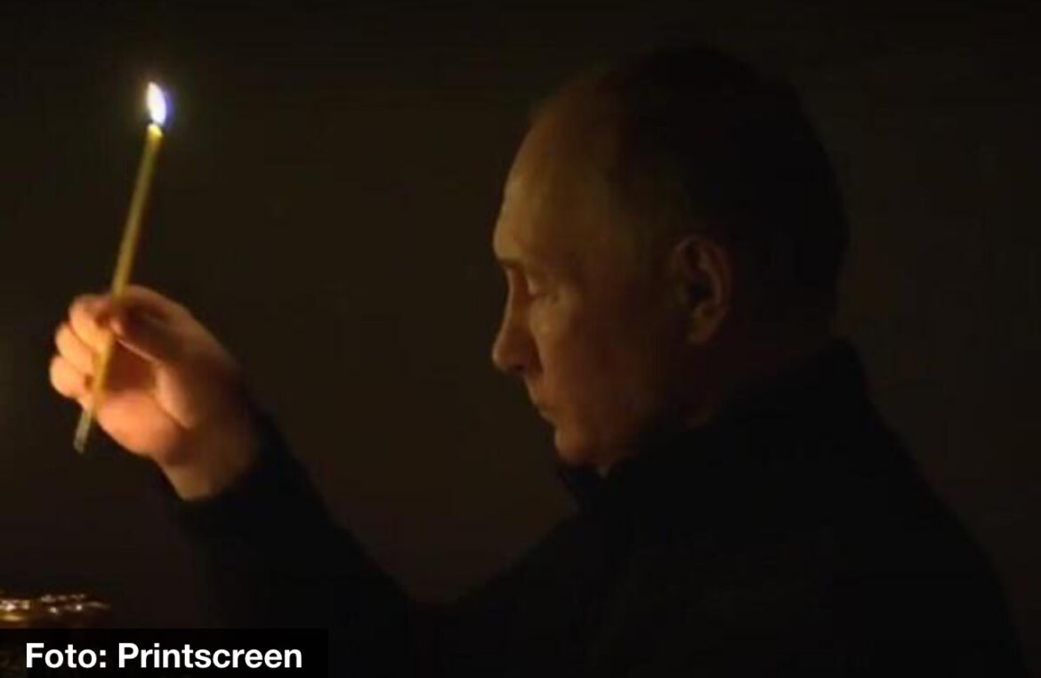 PUTIN UPALIO SVEĆU ZA POKOJ DUŠA UBIJENIH U MOSKVI: Predsednik Rusije vidno potresen došao u crkvu OČI MU PUNE SUZA