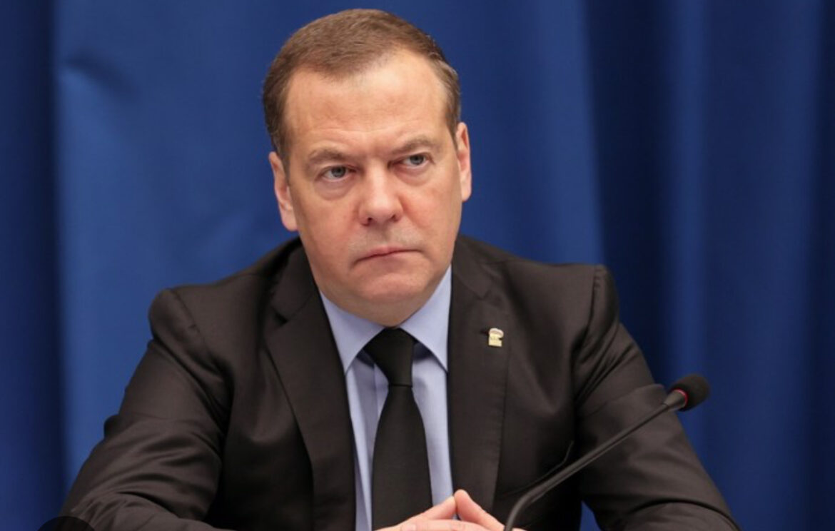 OSVETIĆEMO IH SVE, ČEKAJTE NAS, NITKOVI! Medvedev ZAPRETIO svima koji su umešani u teroristički napad u Krokus holu! 