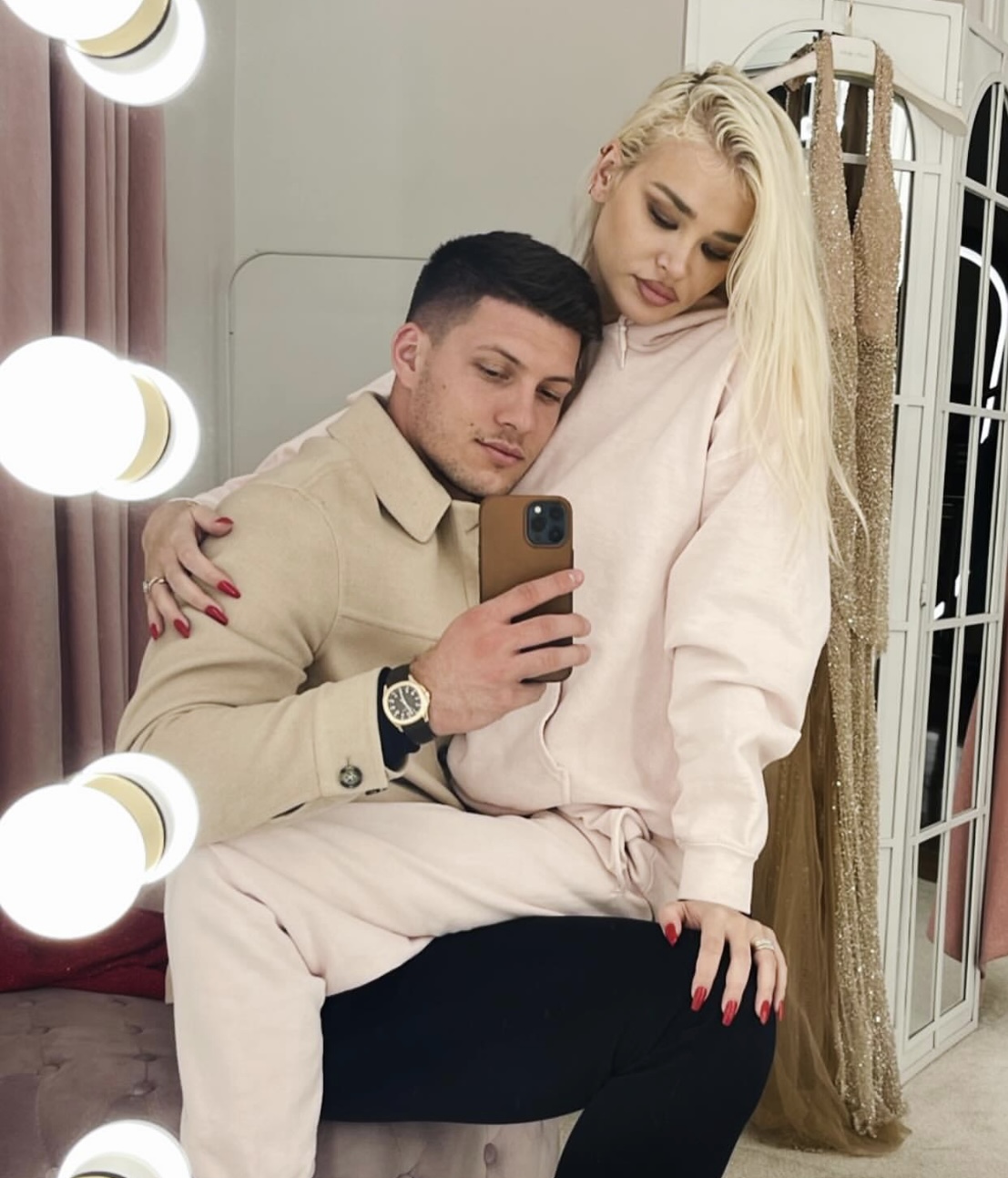 JOVIĆ IMA POSEBNU ČESTITKU ZA ŽENU: Romantična poruka Sofiji za rođendan! 