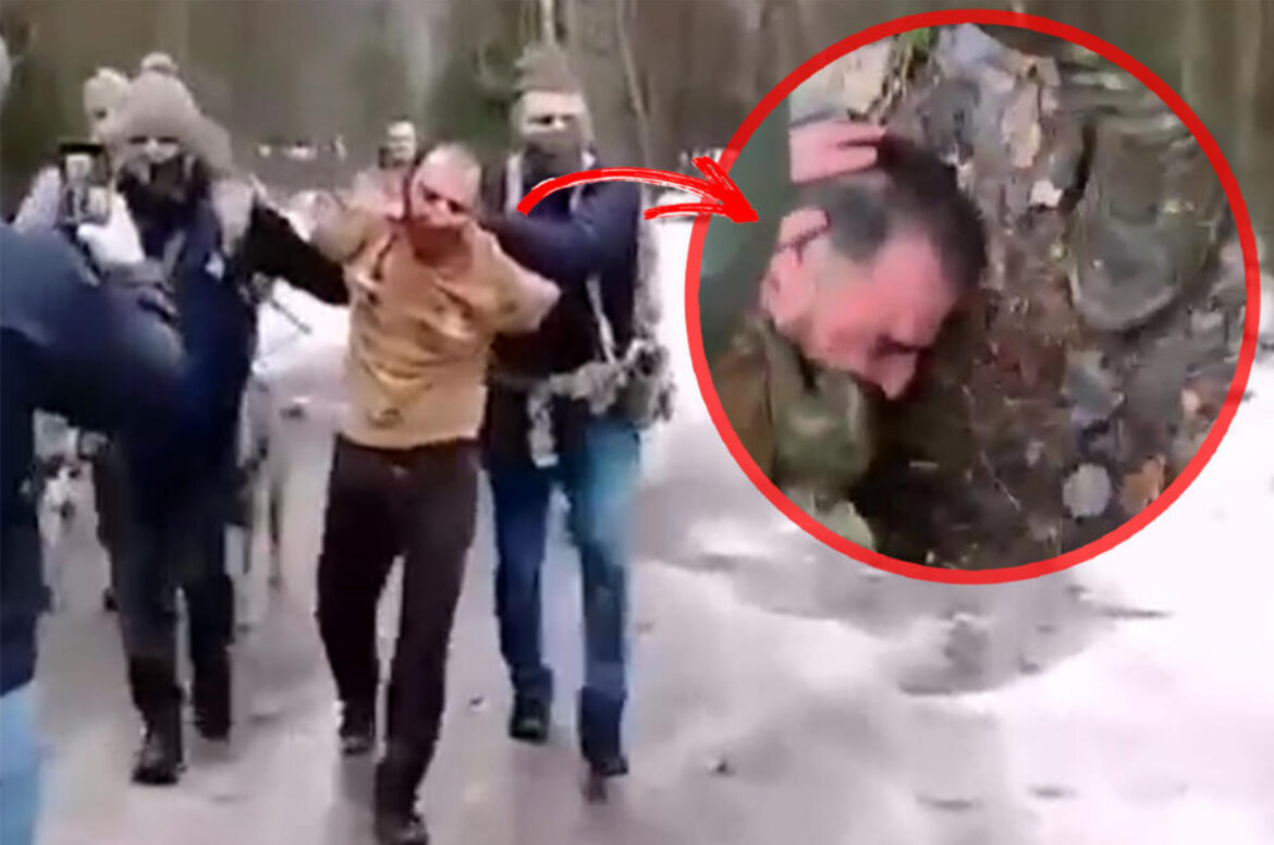 OKRVAVLJENI NOŽ KOJIM JE ODSEČENO UVO TERORISTI PONUĐEN NA AUKCIJI?“ Ruski vojnik naterao ubicu iz Krokusa da pojede deo svog tela 