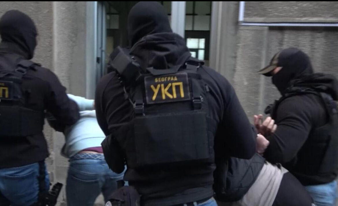 AKCIJA POLICIJE U BEOGRADU! Specijalci UKP upali u objekat na Čukarici, pohapsili „šverc“ klan – zaplenjen VREDAN TOVAR! 