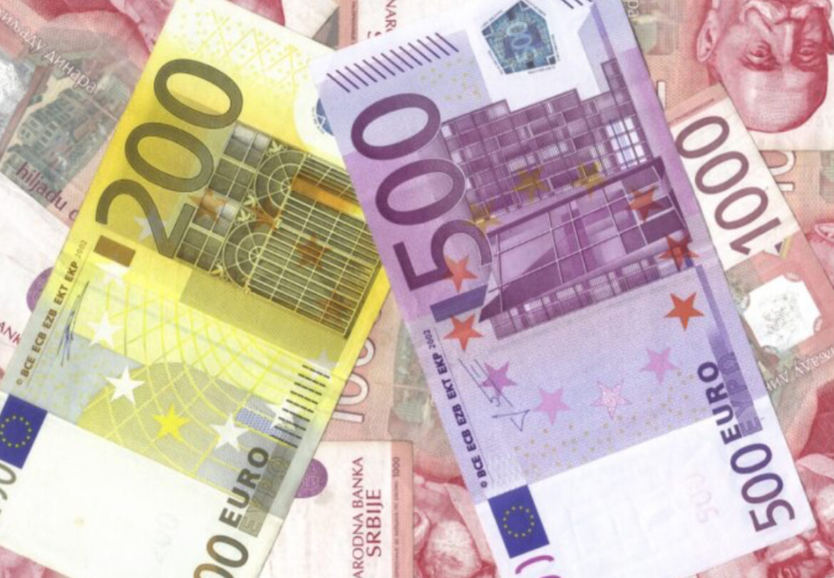 NARODNA BANKA OBJAVILA DANAŠNJI KURS: Evro 117,13 dinara po srednjem kursu 