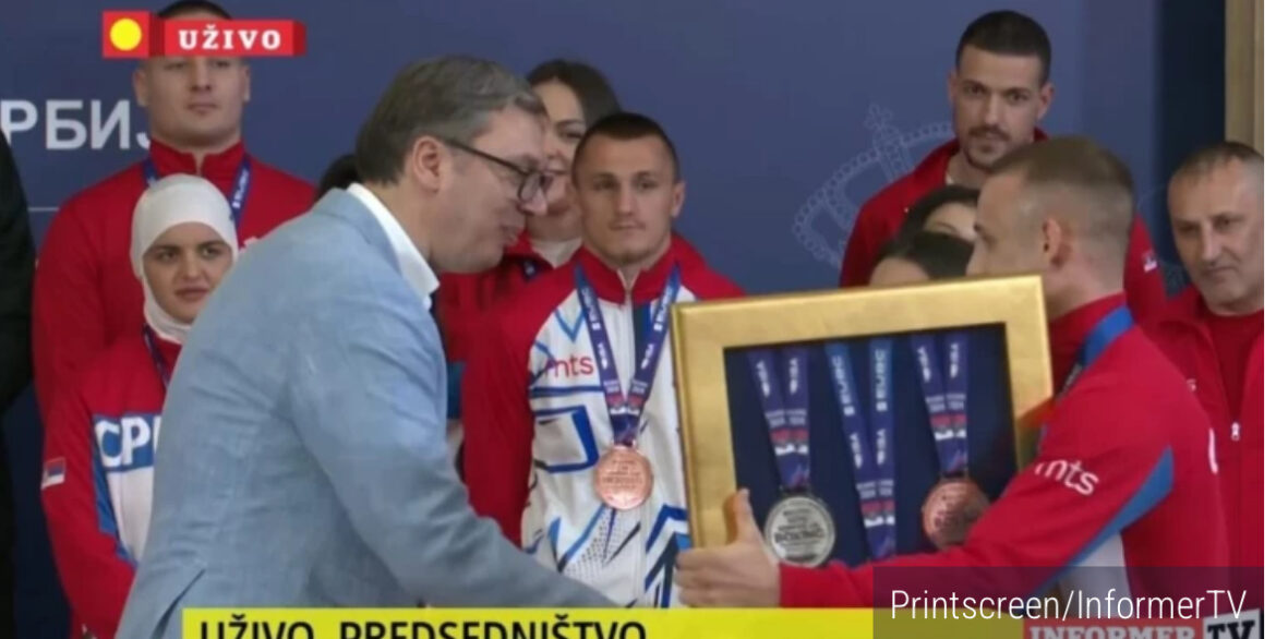 Poseban poklon! Bokseri spremili iznenađenje za predsednika Vučića