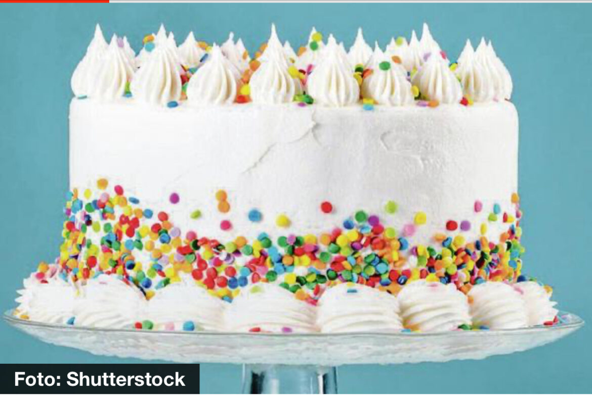USKRŠNJA TORTA BEZ PEČENJA: Ova brza BANANA torta, sprema se OČAS POSLA i to SAMO u PET JEDNOSTAVNIH koraka, pravo je ODUŠEVLJENJE