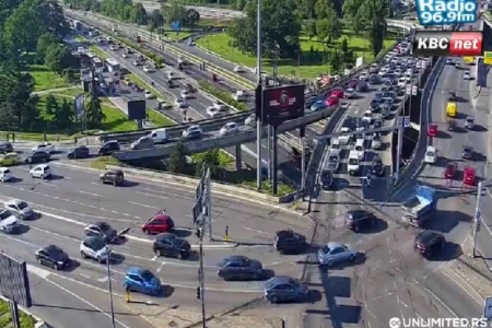 GUŽVA NA GAZELI I PANČEVCU! Jutarnji špic paralisao OVE delove grada! (FOTO)