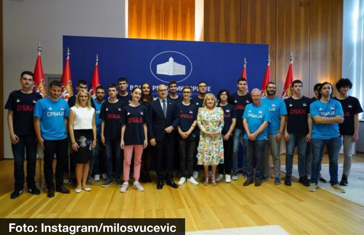 VUČEVIĆ: Čestitke olimpijcima znanja, Srbija će znati da im obezbedi uslove za rad i učenje 