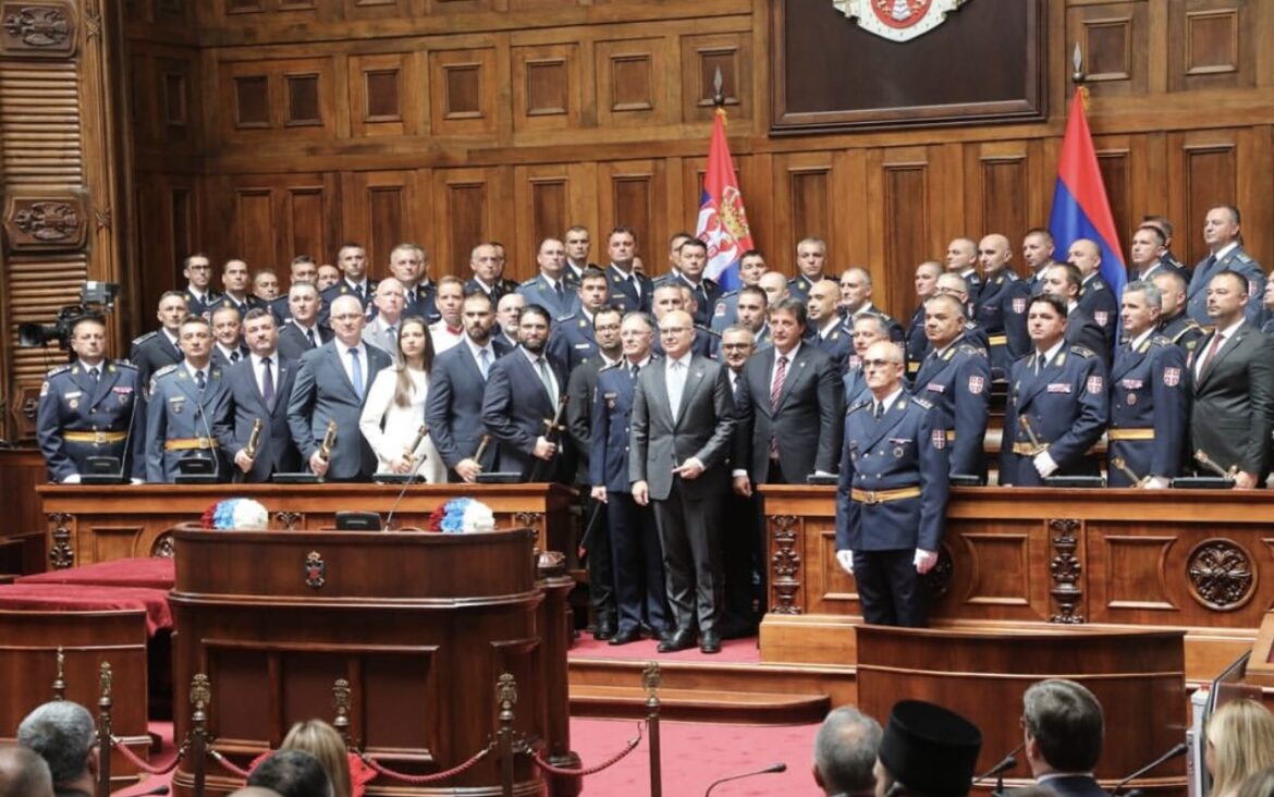 PREMIJER VUČEVIĆ ČESTITAO ZAVŠENO ŠKOLOVANJE POLAZNICIMA VISOKIH STUDIJA BEZBEDNOSTI: Proslavili smo njihovo postignuće