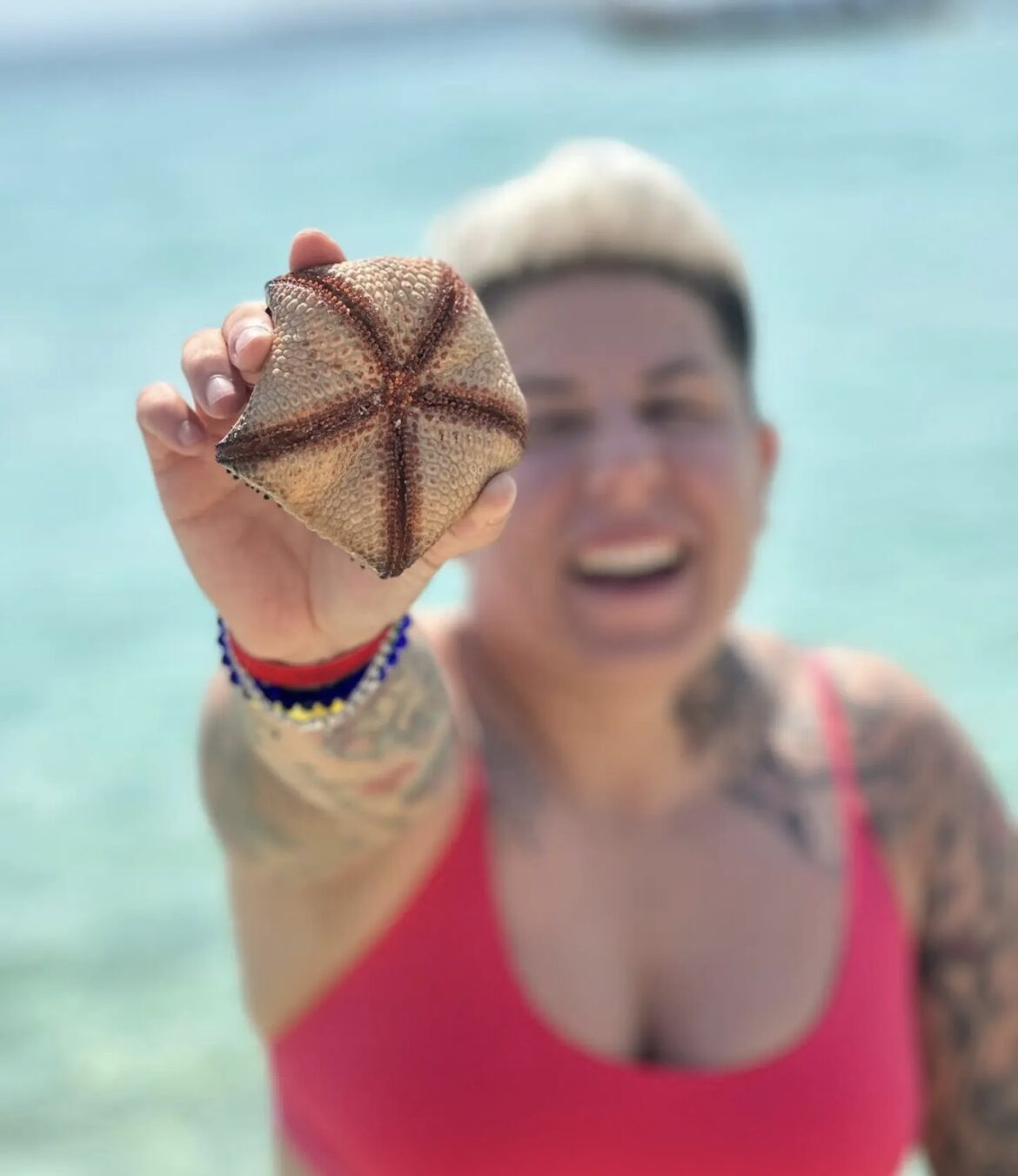 VERILA SE MATORA, U „ELITU 8“ ULAZI SA BUDUĆOM SUPRUGOM! Bivša učesnica pokazala skupoceni prsten! 