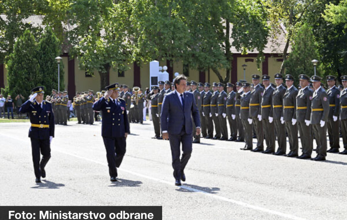 Vojska Srbije jača za još 183 podoficira! Ministar Gašić: Vi ste ne samo stub nego i temelj našeg sistema (FOTO) 