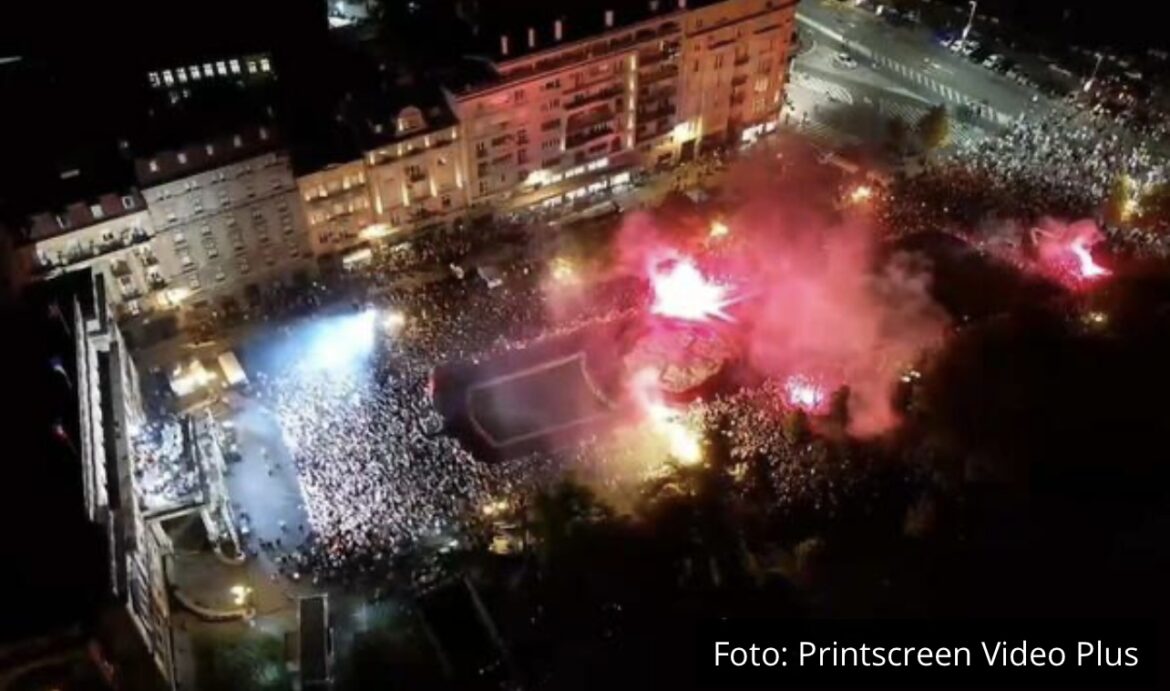 „VESELI SE, SRPSKI RODE“ GRMI ISPRED STAROG DVORA: Danica Crnogorčević izvela pesmu koja je postala simbol pobede! VIDEO