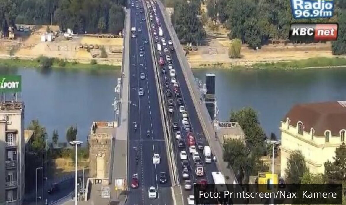 KOLAPS NA BRANKOVOM MOSTU: Kolona vozila zbog radova kod Ušća, gužva i na Gazeli (FOTO)