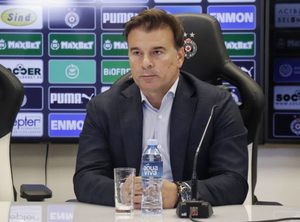 BIVŠI TRENER SE VRAĆA NA UZAVRELU KLUPU PARTIZANA? Poznato ko bi mogao da zameni Stanojevića