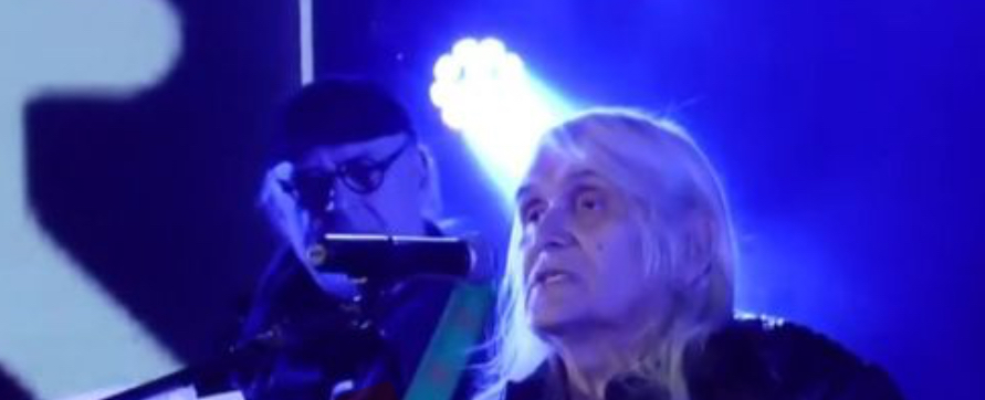 „NJU JE BILO NEMOGUĆE NE VOLETI“ Bora Čorba je napisao pismo svojoj majci, ovako je govorio o njoj i detinjstvu u Čačku, a jednu stvar mu je uvek zamerala: „Sablažnjavala se…“