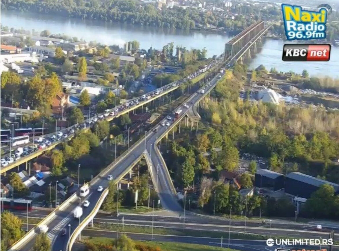 EVO ZAŠTO SE STVARAJU GUŽVE NA PANČEVAČKOM MOSTU! Sve kockice se poklopile, a sada je nastala NOVA MUKA (FOTO)