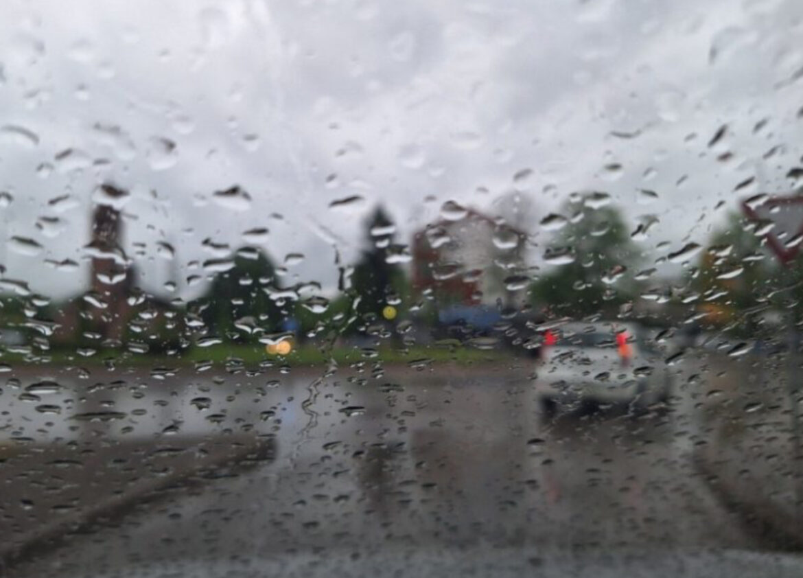 DRASTIČAN PAD TEMPERATURE, KIŠA I PLJUSKOVI! Velika promena vremena u celoj zemlji, EVO kad će se razvedriti!