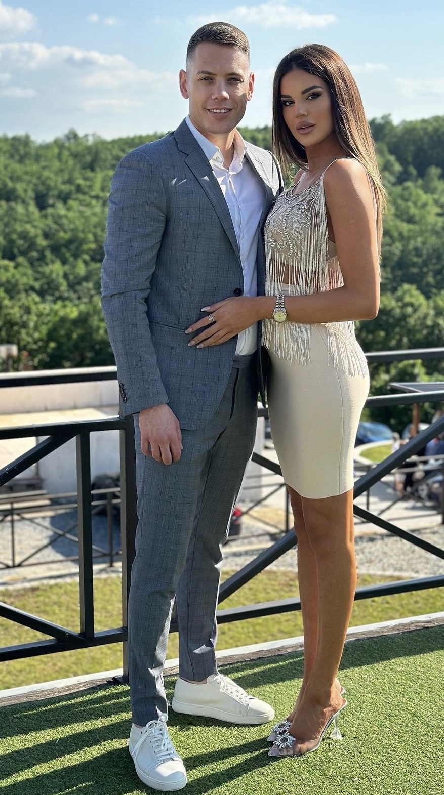 BOGDAN OSEDEO POSLE VENČANJA SA MISICOM! Zbog nove fotke mreže gore, a svi se pitaju jedno! (FOTO)