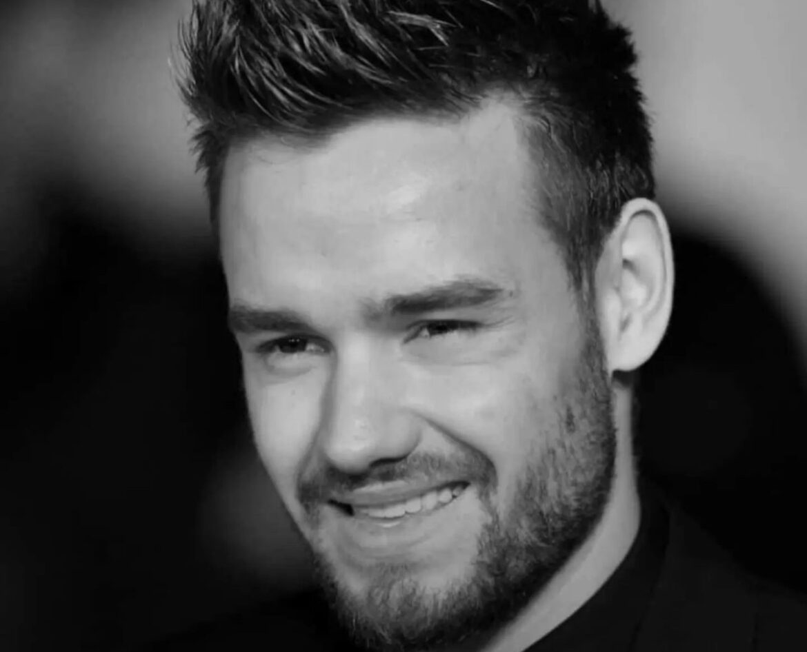 Pretužne scene ispred hotela gde je pronađen mrtav Lijam Pejn: Blokirana ulica, policija i hitna pomoć na licu mesta, fanovi pale sveće