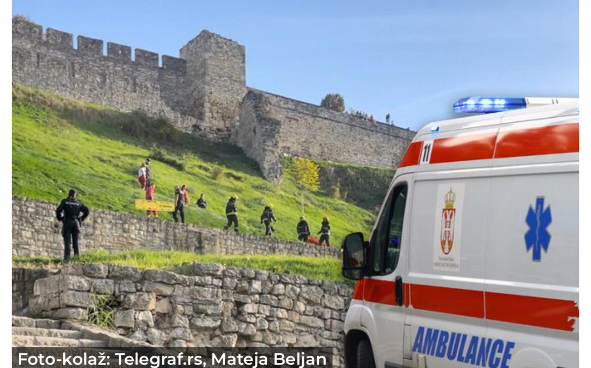Snimak s lica mesta: Ženu nose na nosilima posle pada sa zidina Kalemegdana