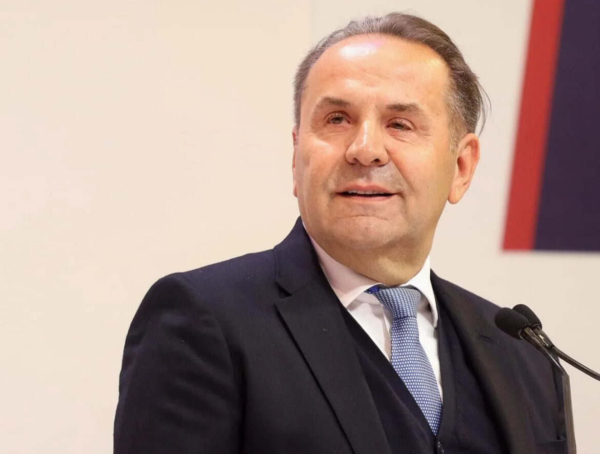 Oglasio se Ljajić o zajedničkoj fotografiji Terzića i Mijatovića: „Nije greh da čelnici kluba sednu na kafu“