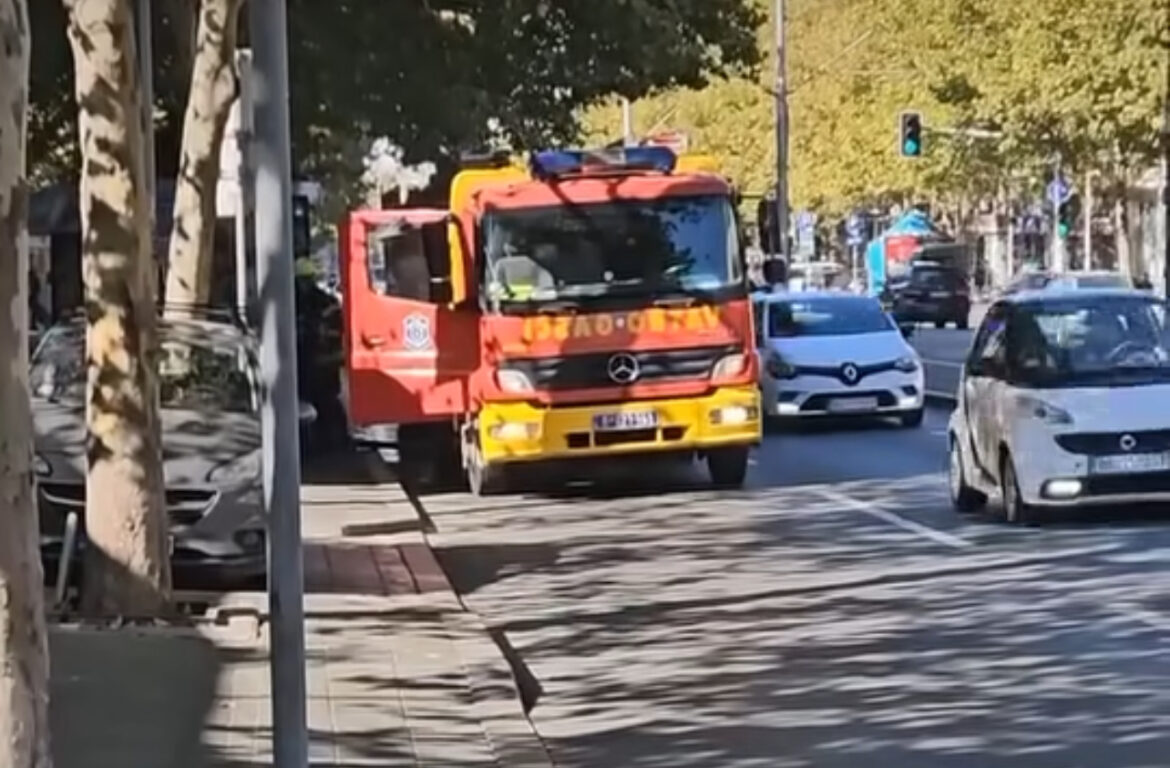 Drama u centru Beograda! Izbio požar u poznatom kineskom tržnom centru, sve hitne službe na terenu 