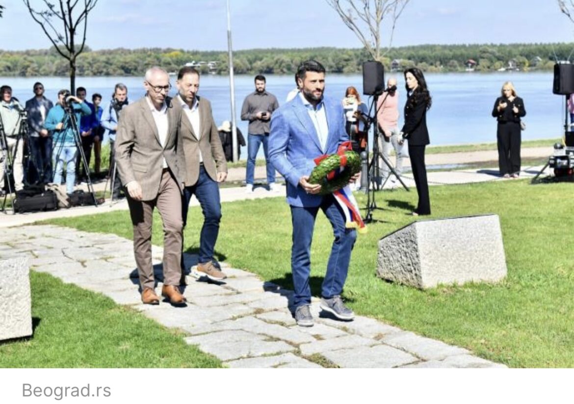 „Ponosni na heroje odbrane našeg grada 1915. godine“ Šapić položio venac na Spomenik braniocima Beograda FOTO