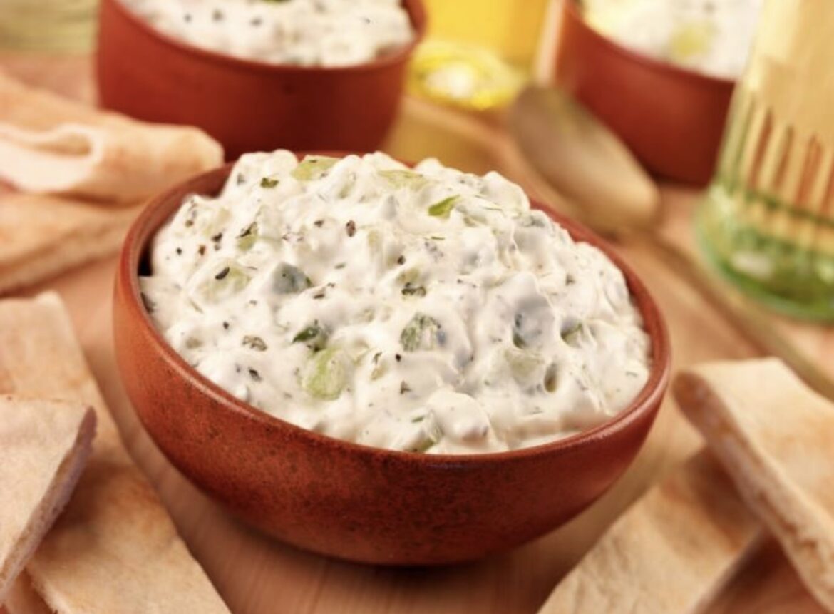 Salata koja se priprema za 15 minuta, ukusna i dekorativna