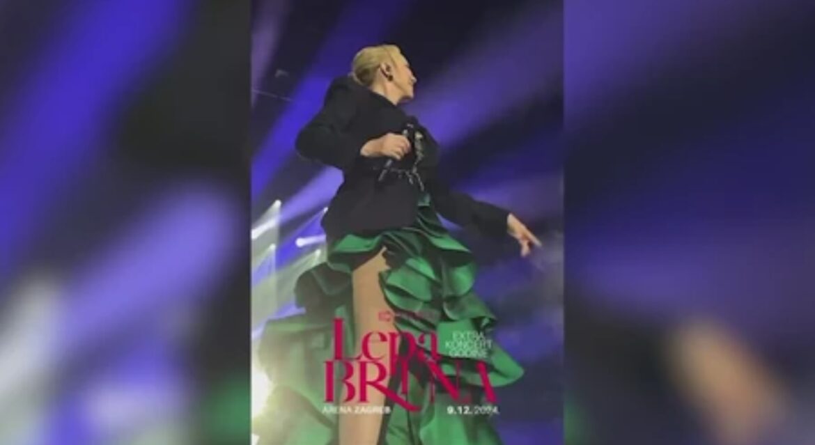 (VIDEO) Trenutak kada je Brena sa SLOMLJENOM NOGOM IZDRŽALA CEO KONCERT KAO ZMAJ: Nakon toga je operisana
