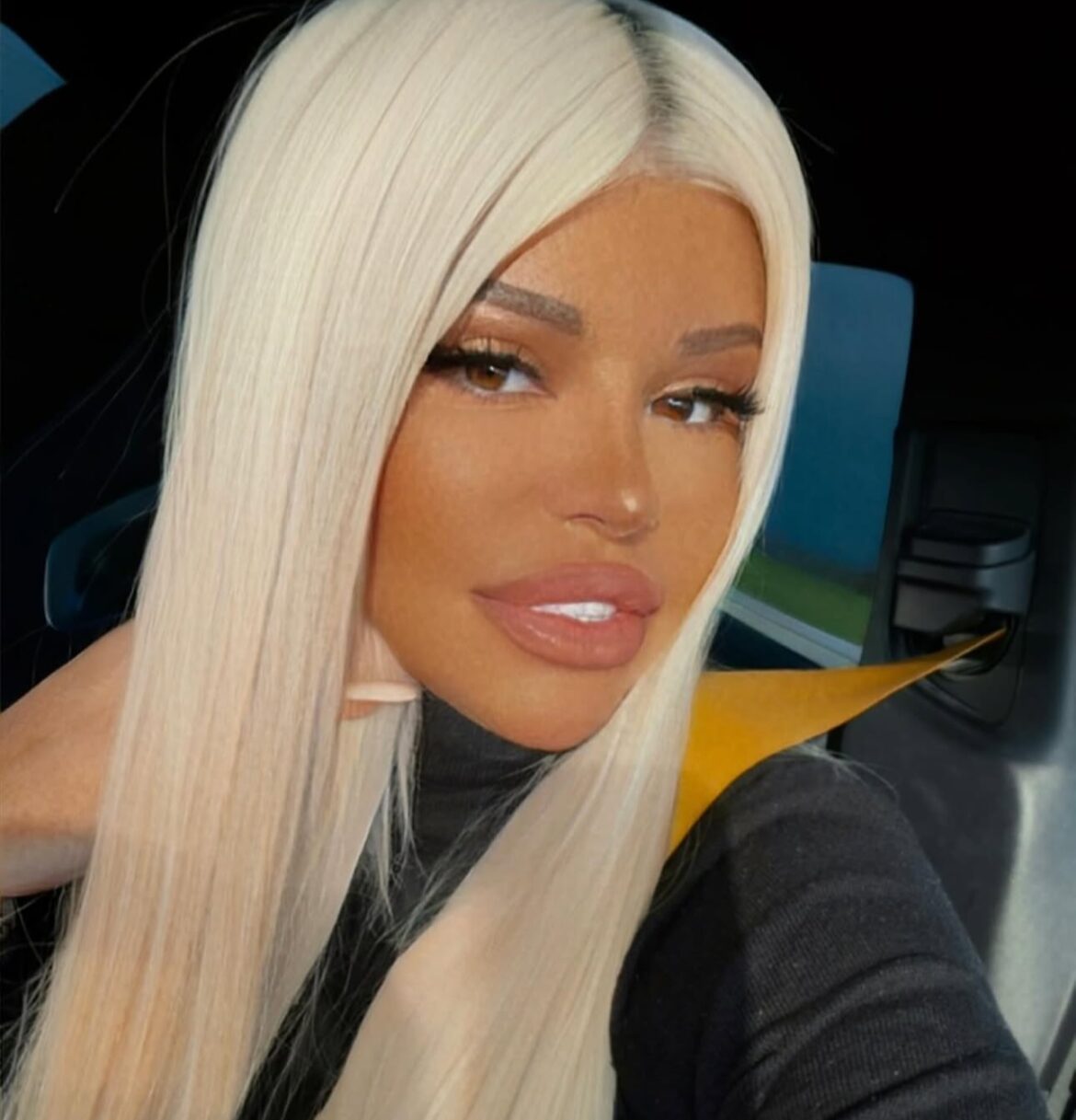 „JELA SAM MAST I HLEB, ZATO SAD UŽIVAM ZA SVE PARE“ Pevačica živela u nemaštini, a danas se baškari u najskupljim hotelima: „Trošim na sve i svašta“