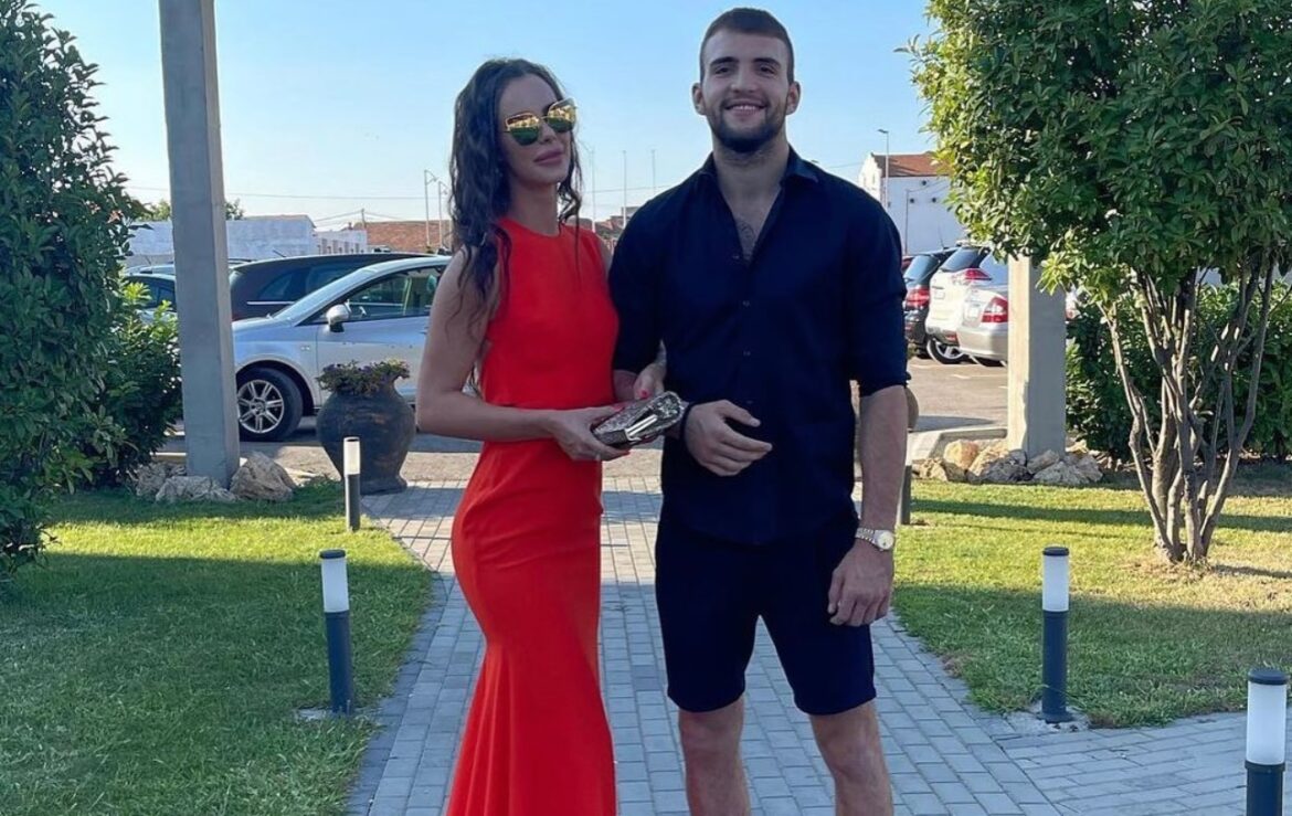 MALI ŽELJKO RAŽNATOVIĆ UŽIVA U NJENOM DRUŠTVU: Bogdanin i Veljkov sin u toplom domu, ponosna mama objavila fotografiju (FOTO)