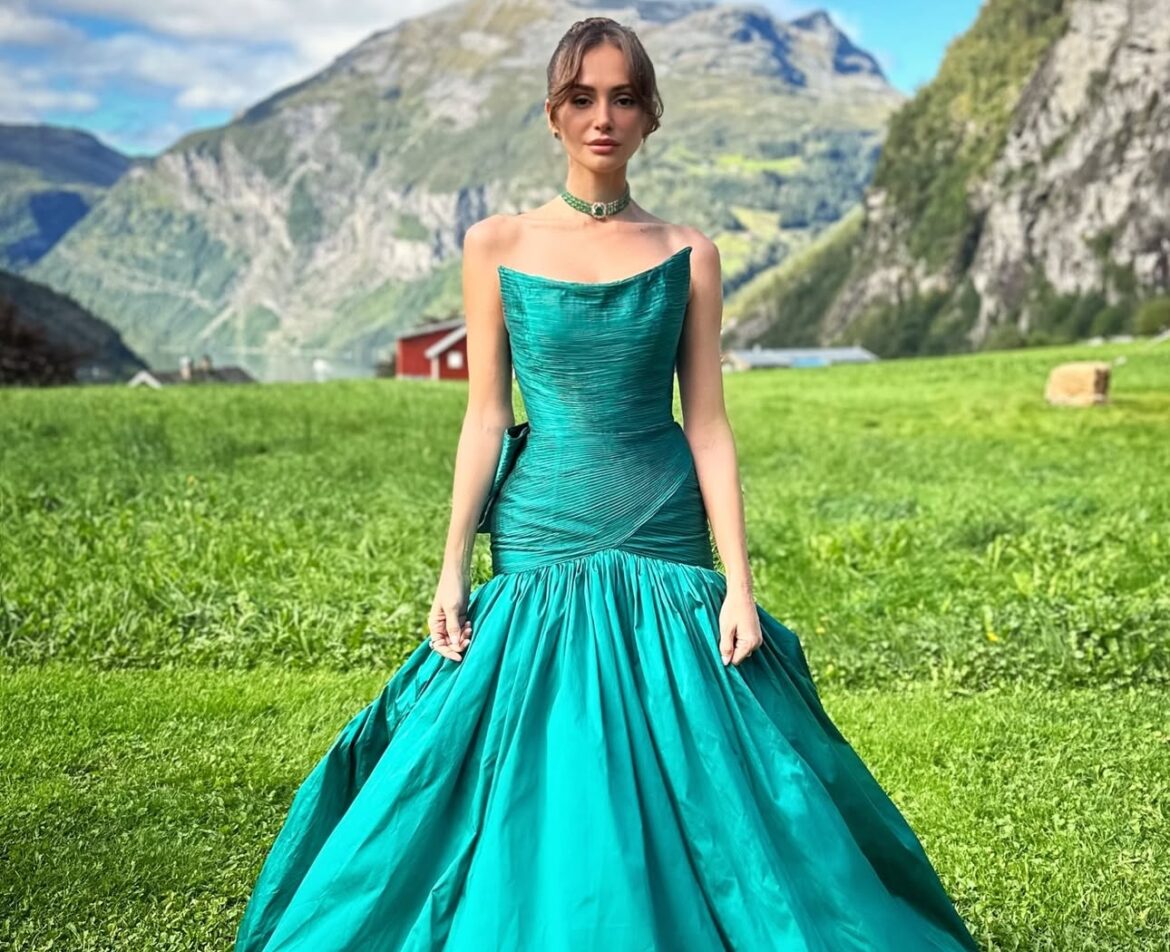 „DAVALA SAM OTKAZ RADNICIMA AKO ME POPREKO POGLEDAJU“ Pevačica naučila gorku lekciju, evo šta ju je nateralo da se promeni iz korena