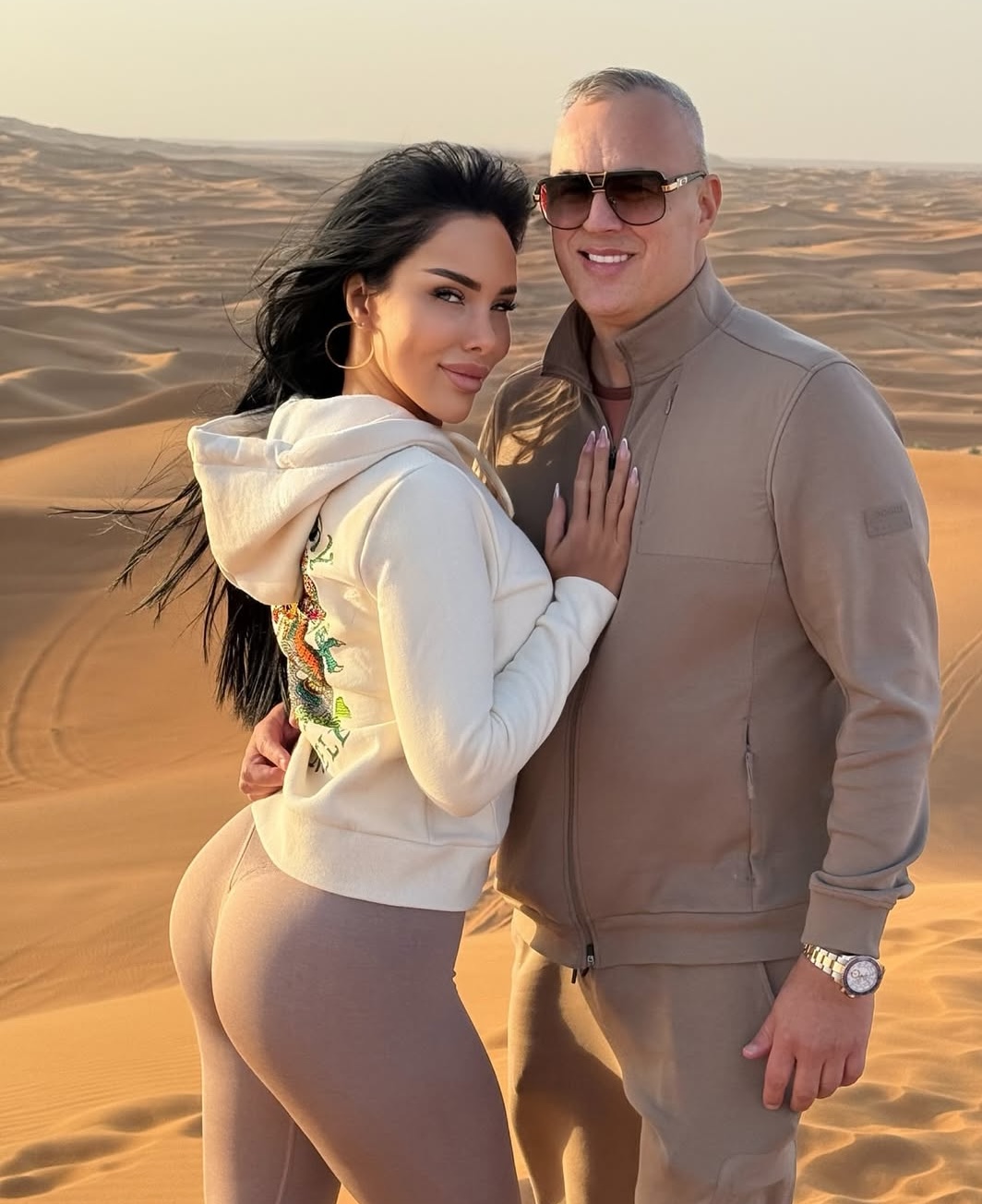 ROMANTIČNI KADROVI IZ SRCA PUSTINJE: Aleksandra Subotić i Peca na porodičnom putovanju, čista egzotika i luksuz (FOTO)