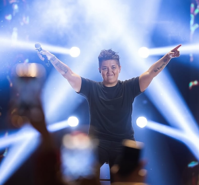 MARIJA ŠERIFOVIĆ DOVELA SINA NA SNIMANJE „ZVEZDE GRANDA“! Svi se šokirali kad je pevačica izašla s naslednikom: Bosanac najemotivniji