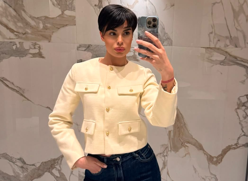 „KOLIKO JE OVO PROSTAČKI!“ Javnost šokirana kako se Mina Vrbaški pojavila na javnom mestu: Prekrila samo intimne delove i to jedva! (FOTO)