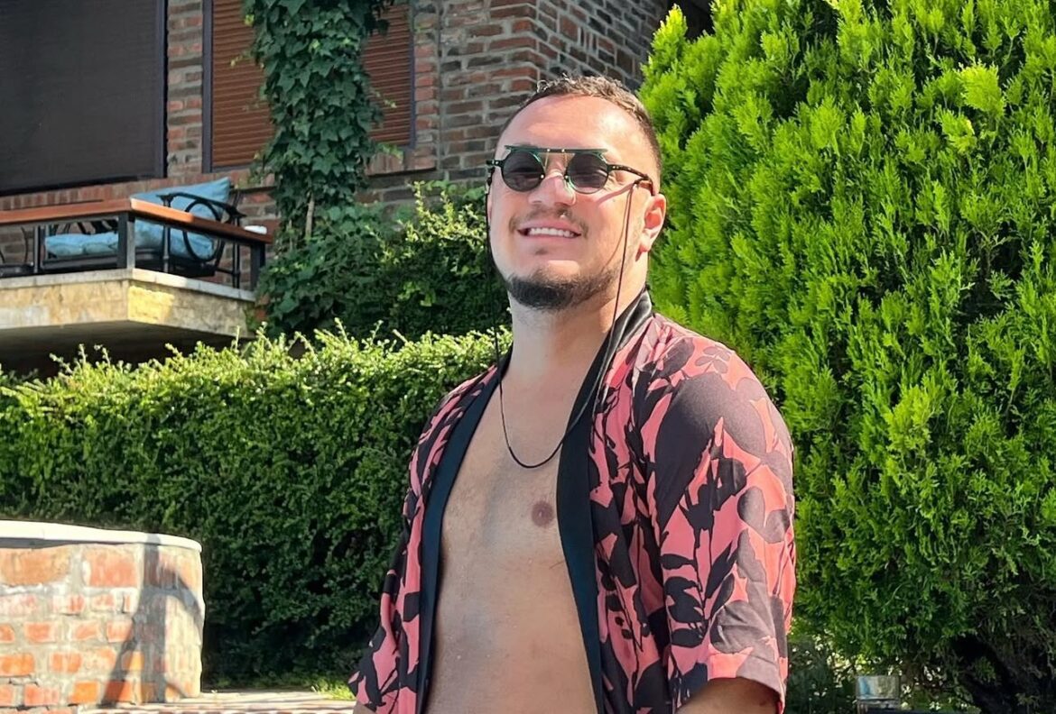 GASTOZU JE PLAĆENO DA BUDE SA ANĐELOM Bivša cimerka repera iznela šok tvrdnje, evo sa kim je još lažirao ljubav: Ona nema pojma šta se dešava