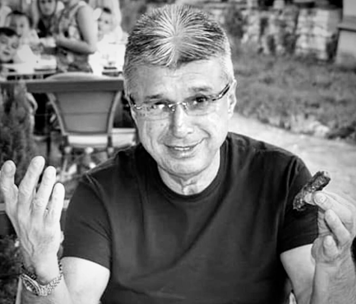 NA SAHRANU SAŠE POPOVIĆA DOŠLI SVI IZ PRVE SEZONE „ZVEZDE GRANDA“ SEM OVOG PEVAČA! Svi bruje o ovoj situaciji