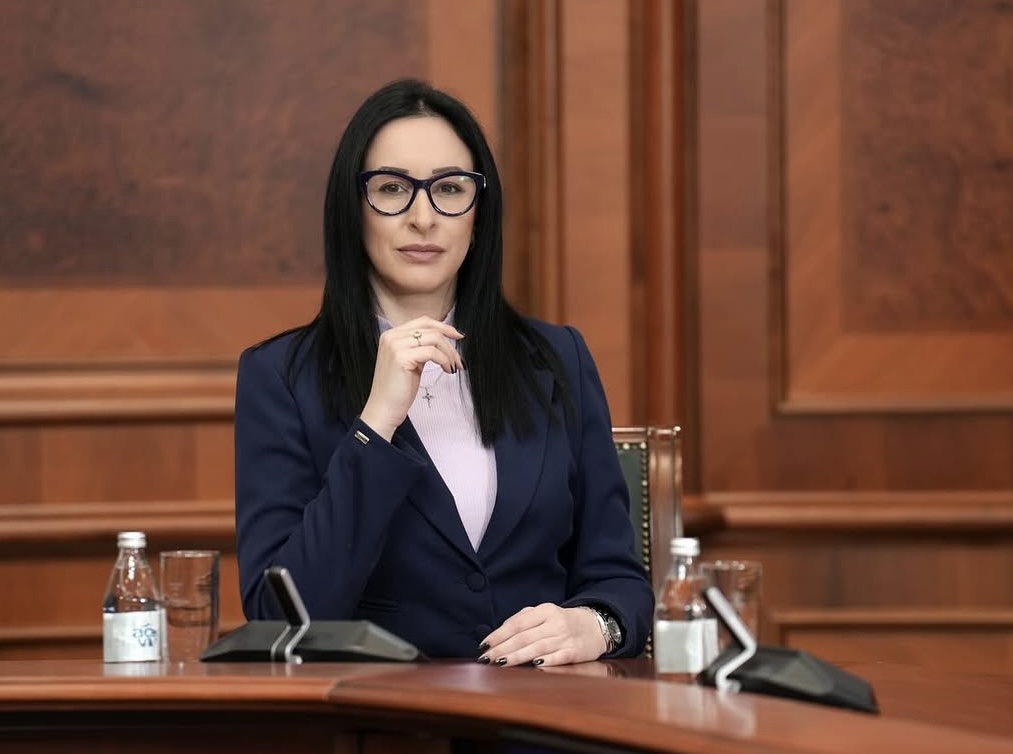 MINISTARKA ŽARIĆ KOVAČEVIĆ: Nasiljem, bakljama i suzavcima udaraju na demokratski izabrane institucije