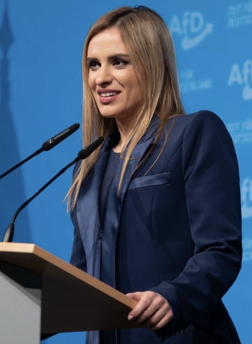 „U SUSRET DANU ŽENA, NEMA LEPŠEG POKLONA ZA MAJKE OD URUČENJA REŠENJA ZA DOM“ Ministarka Stamenkovski: Trostruko više subvencija za prvu nekretninu u 2025.