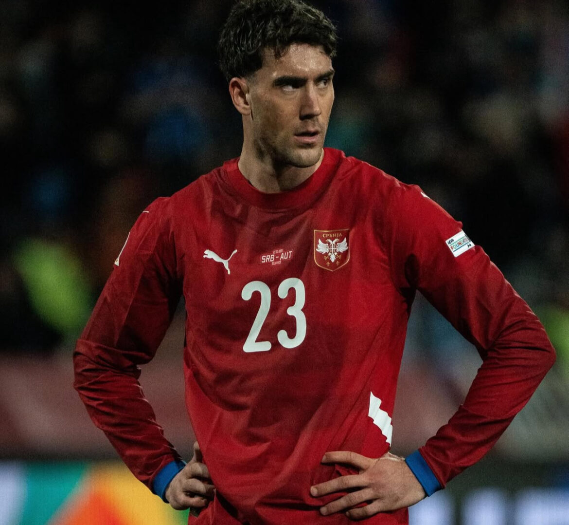 ŠPANCI PLASIRALI BOMBU: Dušan Vlahović ponuđen Barseloni!