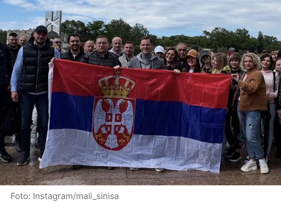 SINIŠA MALI STIGAO U NIŠ NA SVENARODNI SABOR! Odmah razvio zastavu Srbije: Dobra energija u ovom gradu potvrđuje da smo na dobrom putu