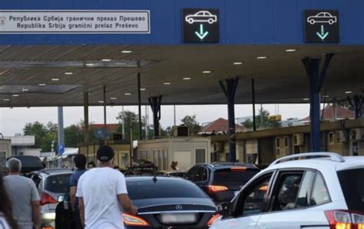 AUTOMOBILI NA PREŠEVU ČEKAJU POLA SATA: AMSS objavio trenutno stanje na graničnim prelazima – evo gde su najveće gužve